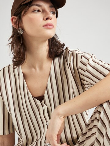 Camicia da donna 'JESMILO' di VERO MODA in beige