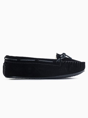 Minnetonka Slipper 'Cally' in Black