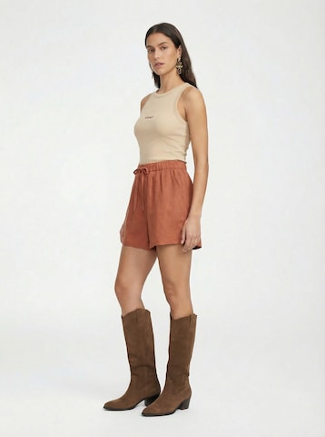 KAVAZI Regular Trousers in Red