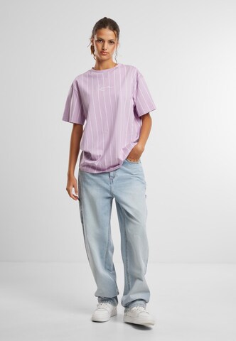 Karl Kani - Camiseta 'Essential' en lila