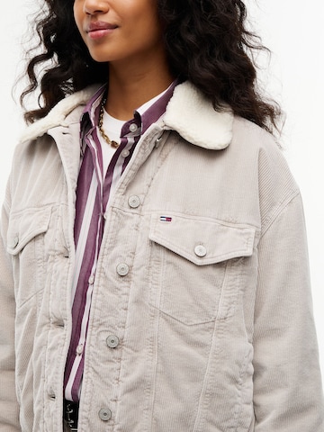 Tommy Jeans Tussenjas in Grijs