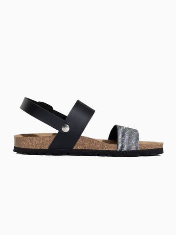 Bayton Strap sandal 'Lilia' in Black