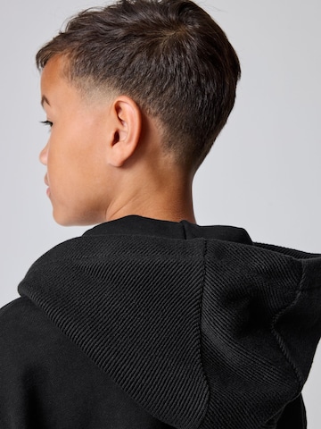 smALLSAINTS - Sweatshirt em preto