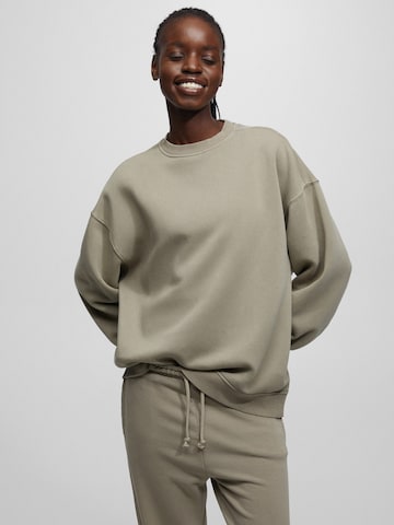 Pull&Bear Sweatshirt in Beige: front