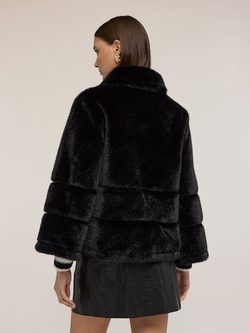 MOTIVI Winter coat in Black