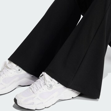 ADIDAS ORIGINALS Расклешенный Леггинсы 'Essentials' в Черный