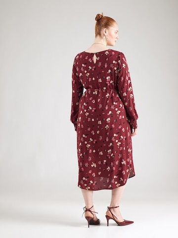 Abito 'CARPETREA' di ONLY Carmakoma in rosso