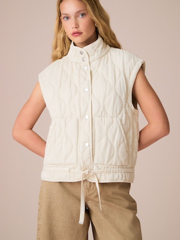 Gilet Next en beige : devant