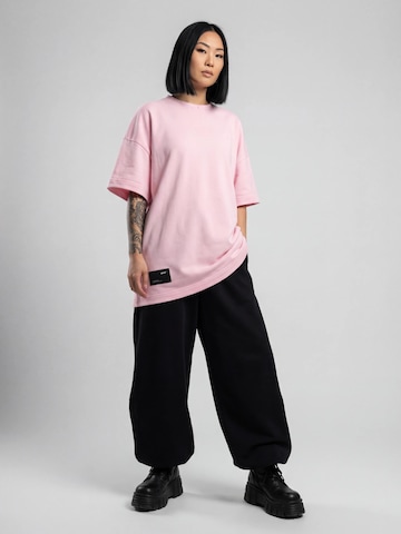QWX2 Oversized shirt 'Urban' in Roze: voorkant