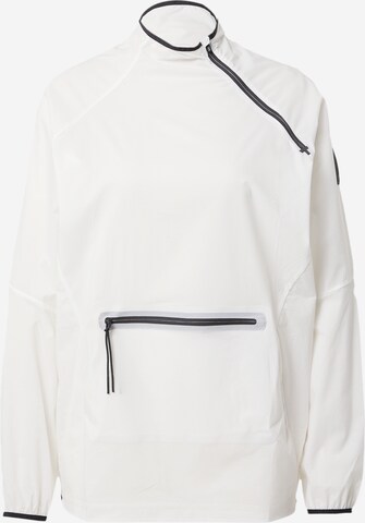 On Between-Season Jacket in White: front