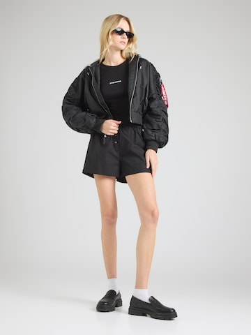 Tricou 'Malaga' de la Pegador pe negru