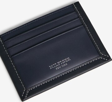 TOMMY HILFIGER Wallet in Blue