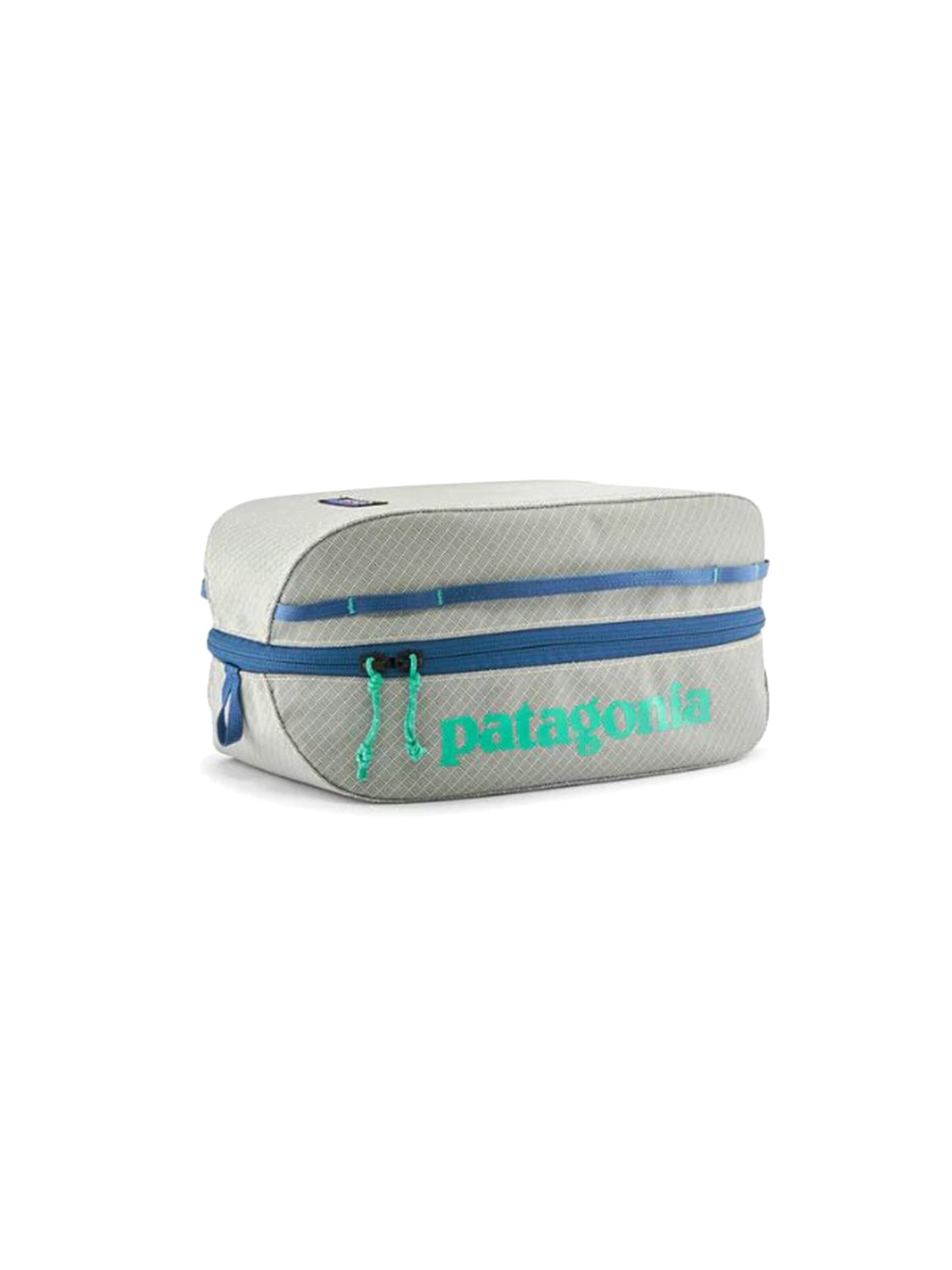 PATAGONIA Laundry bag 'BLACK HOLE CUBE 6L BIRCH WHITE' in White: front