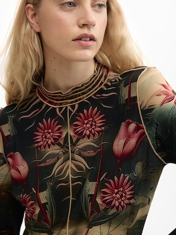 Tricou de la Desigual pe negru