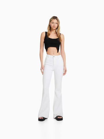 évasé Jean Bershka en blanc