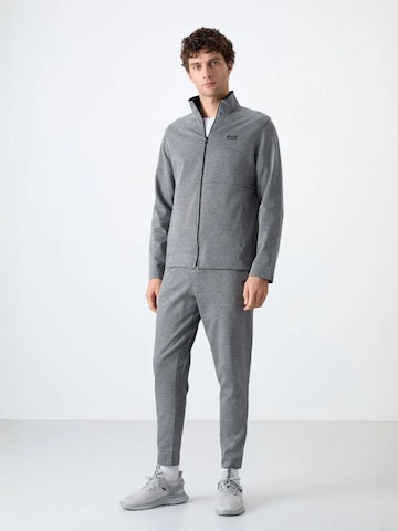 Survêtement Tommy Life en gris : devant