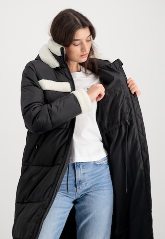 ALPHA INDUSTRIES Winterjacke in Schwarz