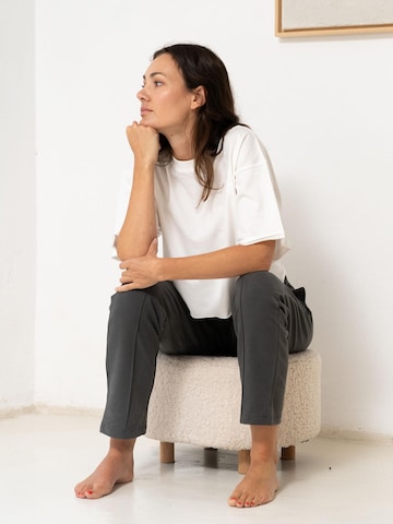 LOTUSCRAFTS Loosefit Sporthose 'Fiona'‌‌‌‌‌‌‌ in Grau
