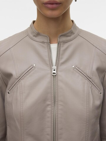 Veste mi-saison 'Favodona' VERO MODA en gris