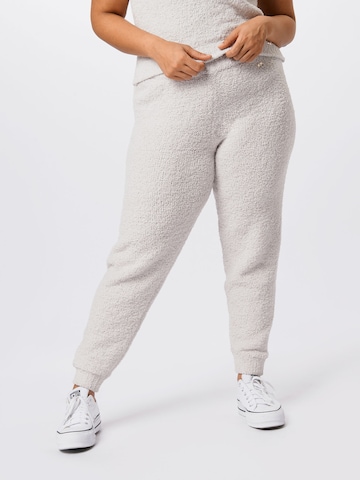 River Island Plus - Tapered Pantalón en blanco: frente