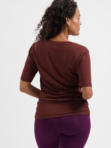 Urban Goddess Yoga & Activewear Sporttop 'Kami Yoga Tee' in Braun