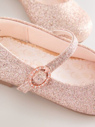 Balerini de la Next pe roz