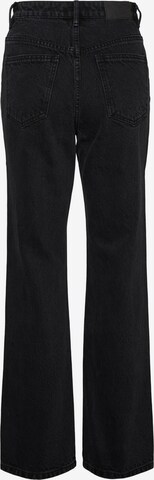 Wide leg Jeans 'Kithy' di VERO MODA in nero