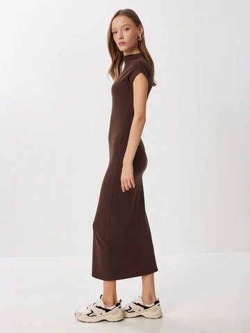 Abito di Happiness İstanbul in marrone