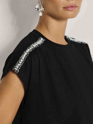 MADELEINE T-Shirt in Schwarz