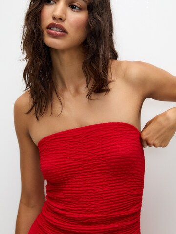Robe Pull&Bear en rouge
