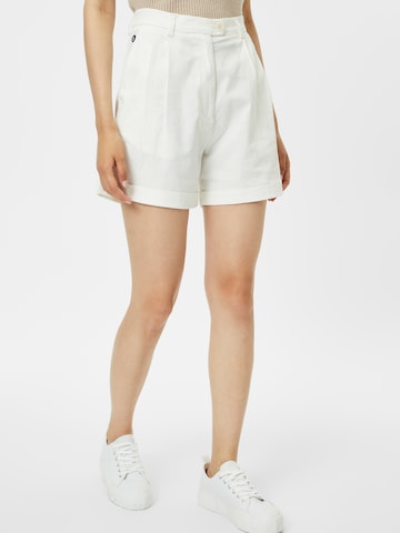 Brava Fabrics regular Παντελόνι πλισέ σε λευκό: μπροστά