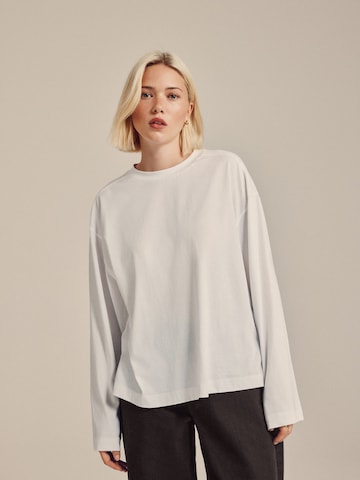 Next Shirt in Weiß: Vorderseite