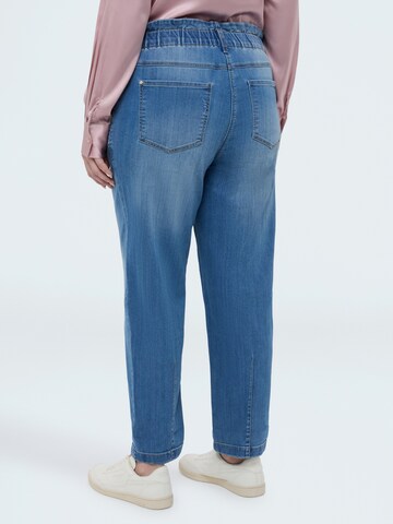 Regular Jean Fiorella Rubino en bleu