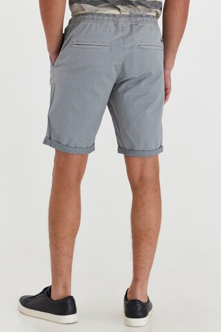 !Solid Regular Chinoshorts 'BRADLEY' in Grau