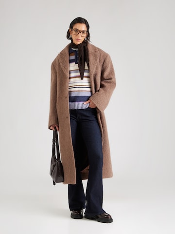 PIECES - Jersey 'PCRYE' en marrón