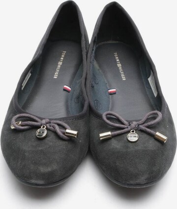 TOMMY HILFIGER Flats & Loafers in 38 in Grey