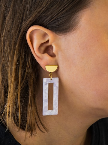 Fräulein Wunder Earrings 'Acetat Akane' in White