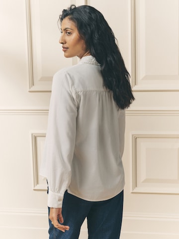 LAURA ASHLEY Blouse in Beige