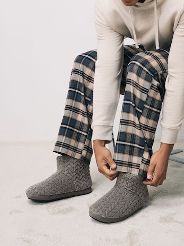 Pantoufle Next en gris