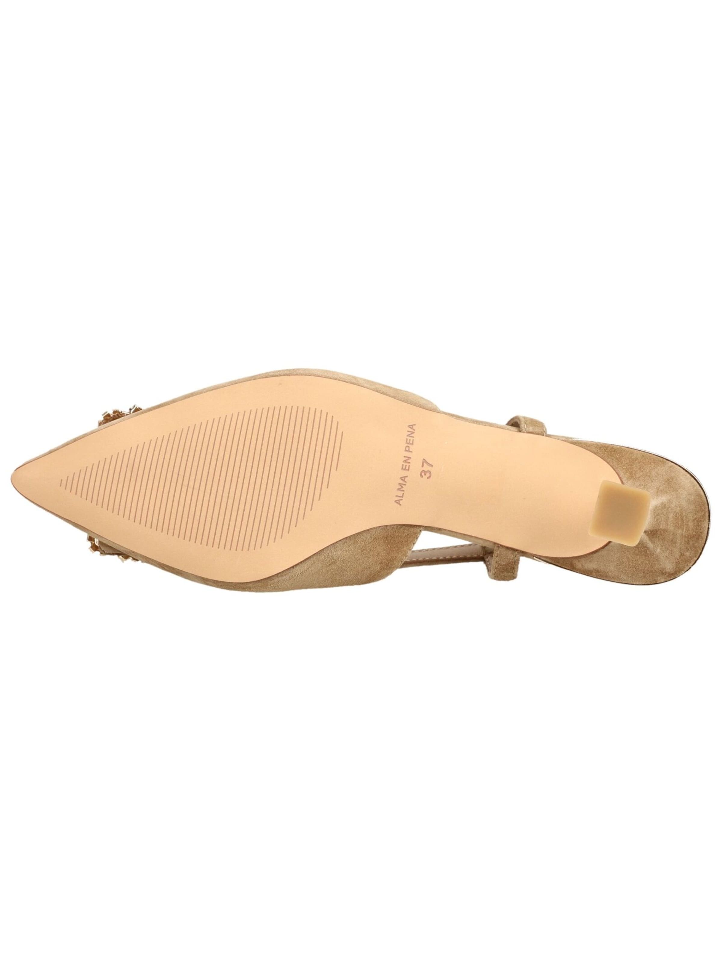 Alma En Pena Pumps in Beige