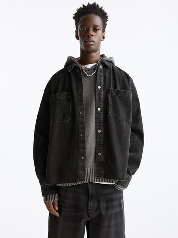 Pull&Bear Tussenjas in Zwart: voorkant