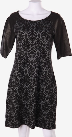 Tramontana Dress in M in Black: front