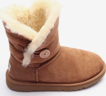 UGG Stiefeletten 35 in Braun: predná strana