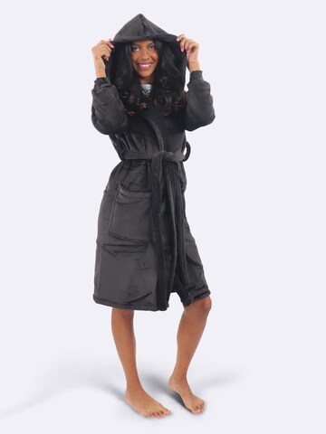 COZEE Nattlinne 'Black Beauty Robe' i svart