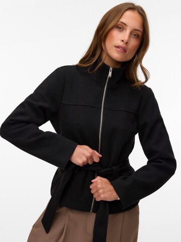 VERO MODA Ανοιξιάτικο και φθινοπωρινό παλτό 'VMVINCEDREW' σε μαύρο: μπροστά
