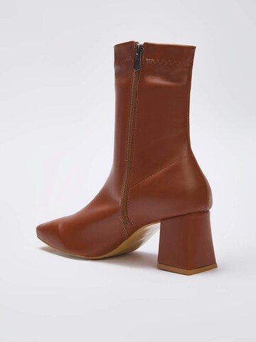 Trendyol Stiefelette in Braun