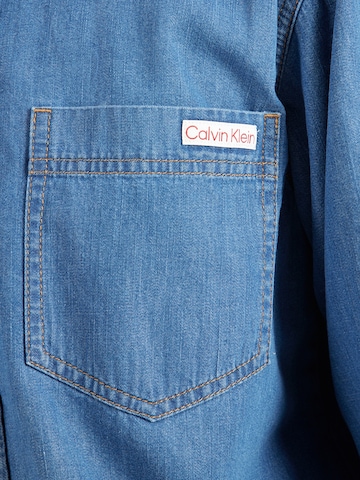 Chemisier Calvin Klein Jeans en bleu