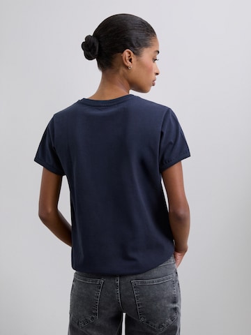 Tricou de la Scalpers pe negru