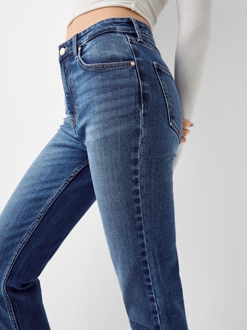 Tapered Jeans de la Bershka pe albastru