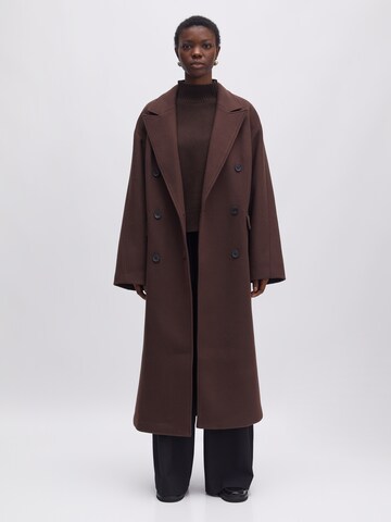 EDITED Between-seasons coat 'Haima' in Brown: front